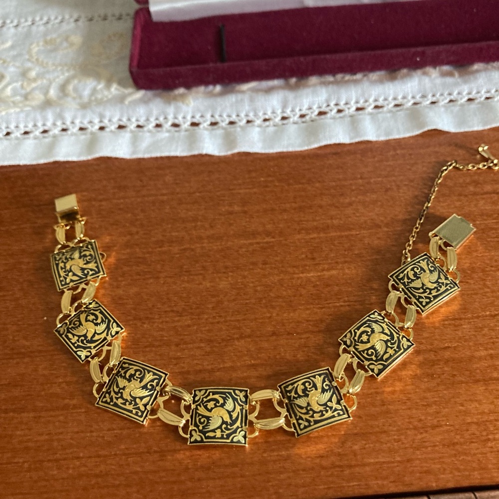 Vintage Damascene Toledo Spain Flower & Dove Design Bracelet. NEW Gold encrusted